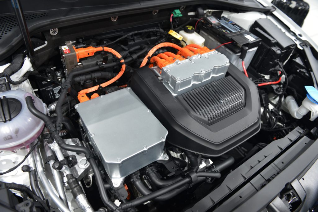 De quels outils ais-je besoin afin de reprogrammer mon moteur ?